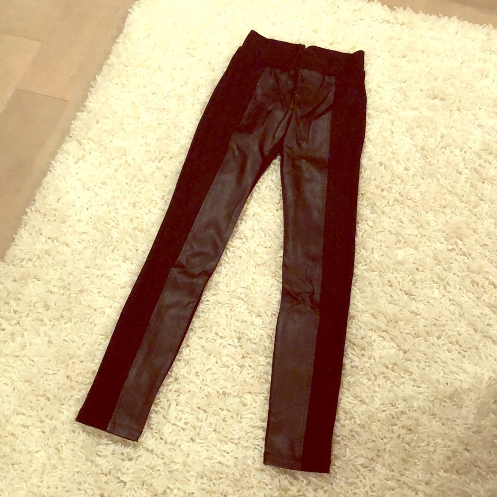 NWOT Guess Pleather/Ponte Jeggings